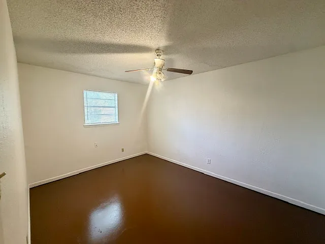 1365 W Hyman St — Photo 15