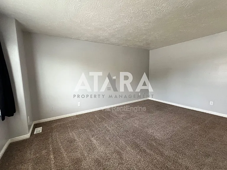 334 Childs Ave — Photo 6