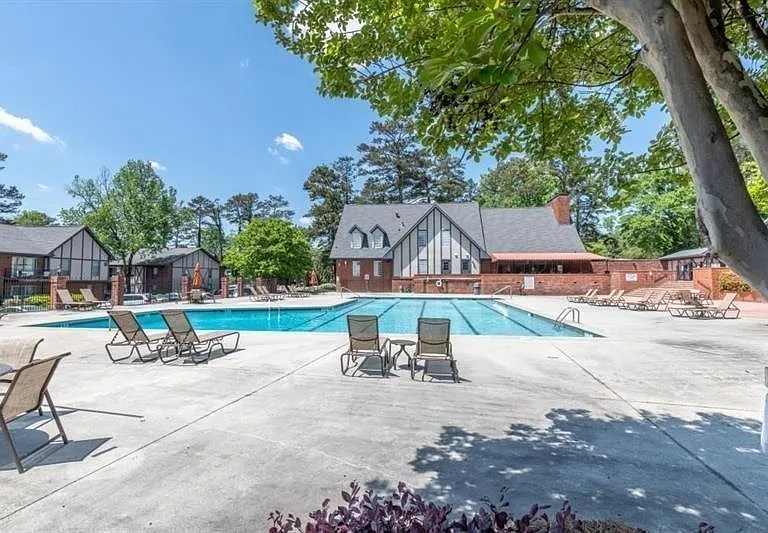 6851 Roswell Rd #D10 — Photo 30