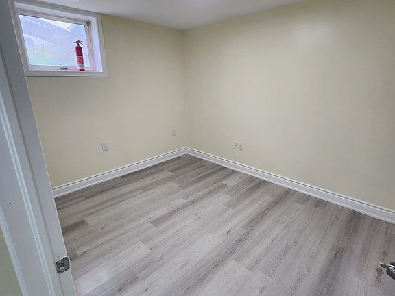 4th image of 491 Salisbury St