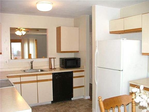 4th image of 894 Sabina Cir