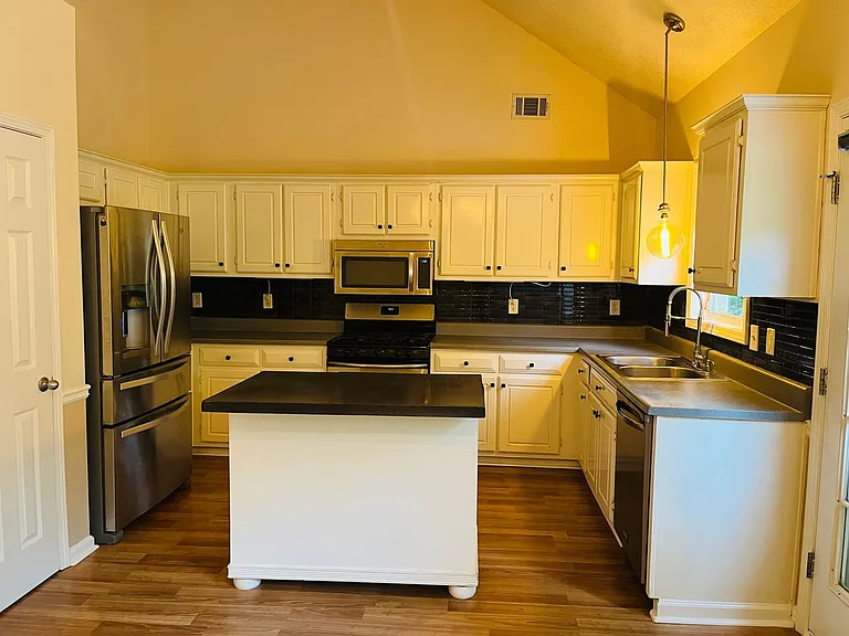 145 Riverside Dr — Photo 12