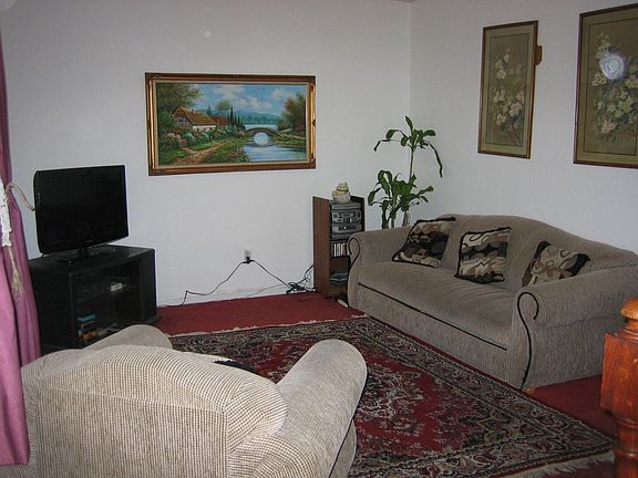 living rm -entrance view