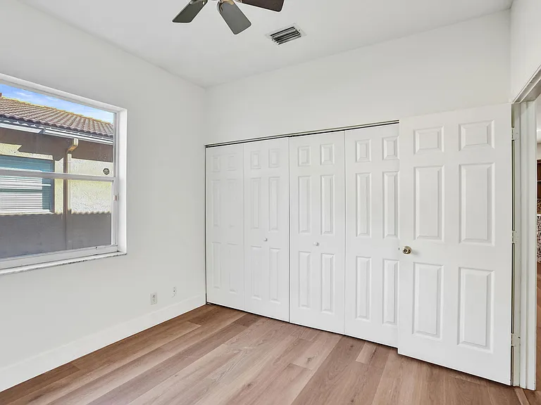 4214 NW 38th Dr — Photo 35