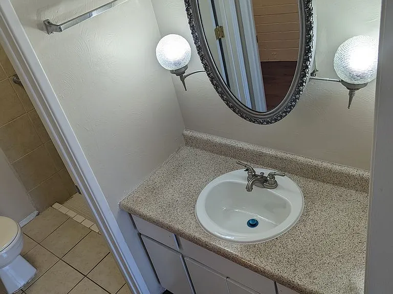 Villa Del Rey Apartment Homes — Photo 44
