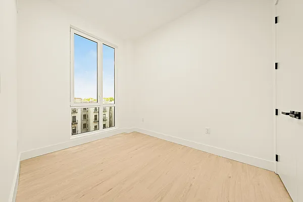 Bedroom, photo 1