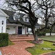 8 bed, 7220 sqft, $8,500 — Photo 2