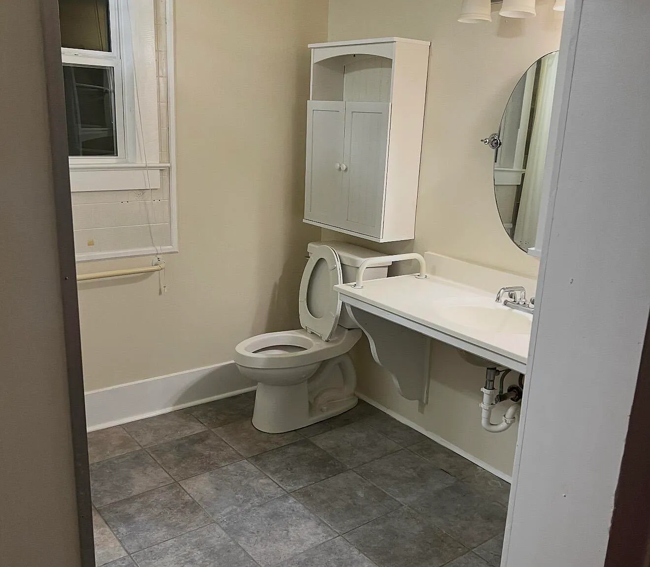 3 bed, 2.0 bath, 1610 sqft, $1,395 — Photo 4