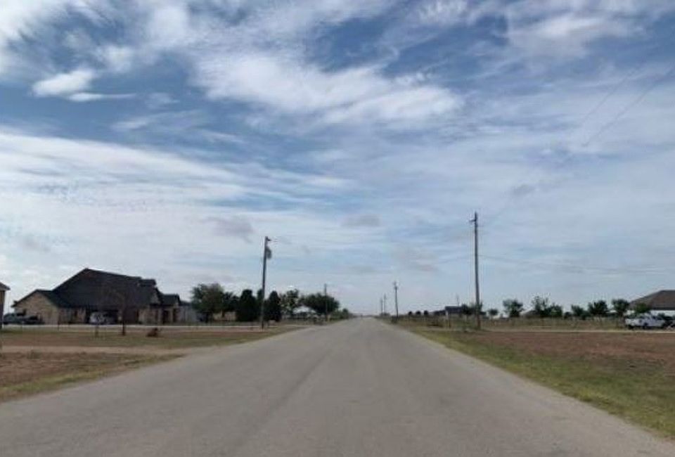 Exterior Neighborhood (street photo)