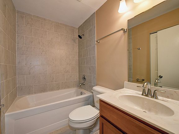 3rd image of 2101 Speed Ave APT 12