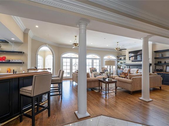 5th image of 444 Glenbrook Spg