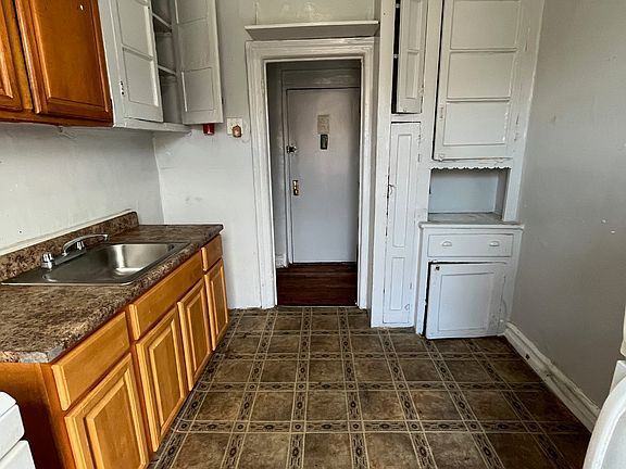 2nd image of 425 Rockaway Pkwy APT C3