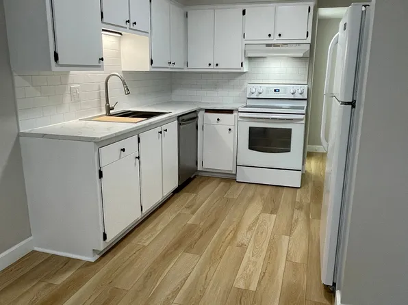 969 N 123rd St Unit 4, Milwaukee, WI 53226