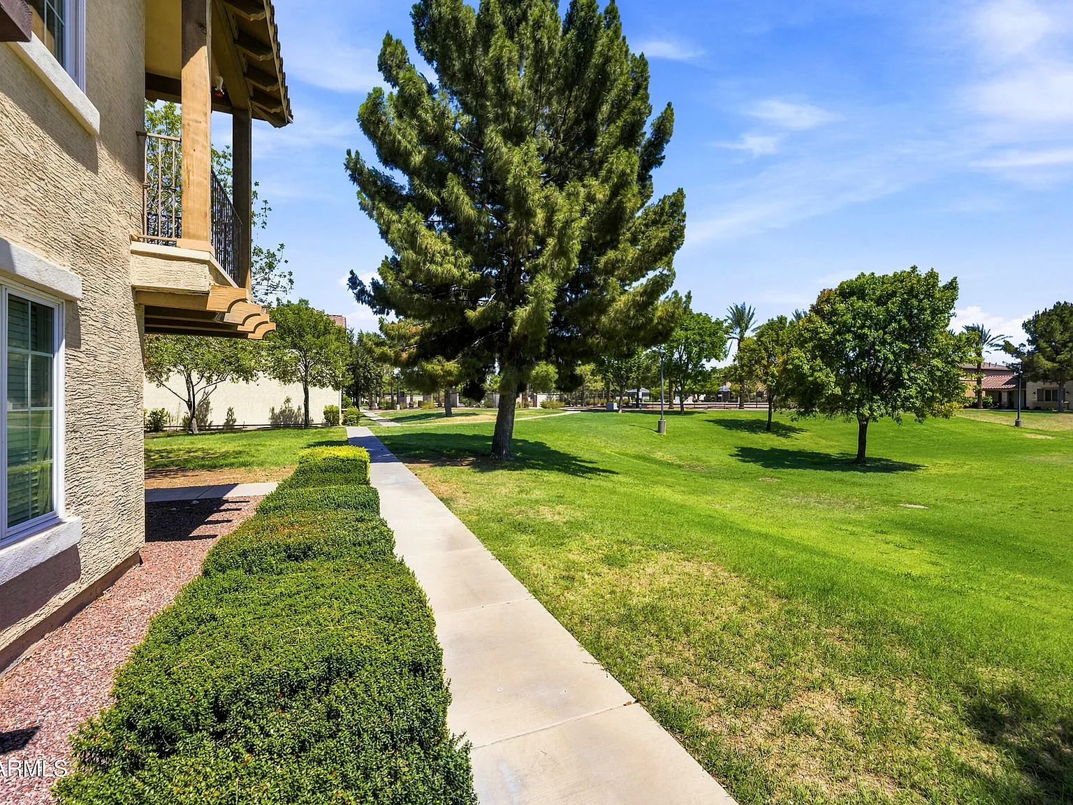 3 bed, 2.5 bath, 2035 sqft, $2,250 — Photo 3