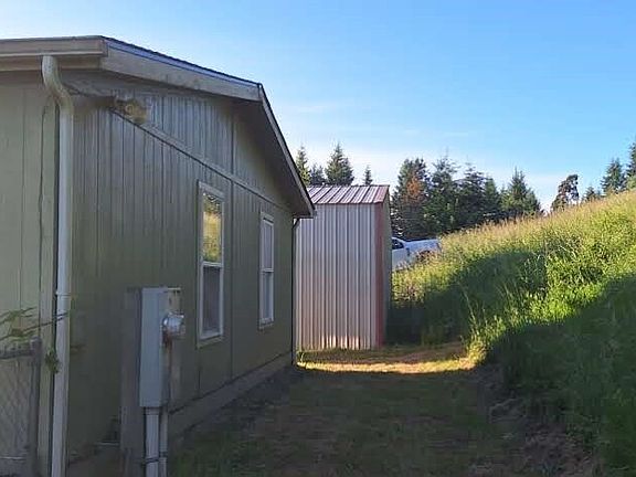 5th image of 1009 NE Soland Court