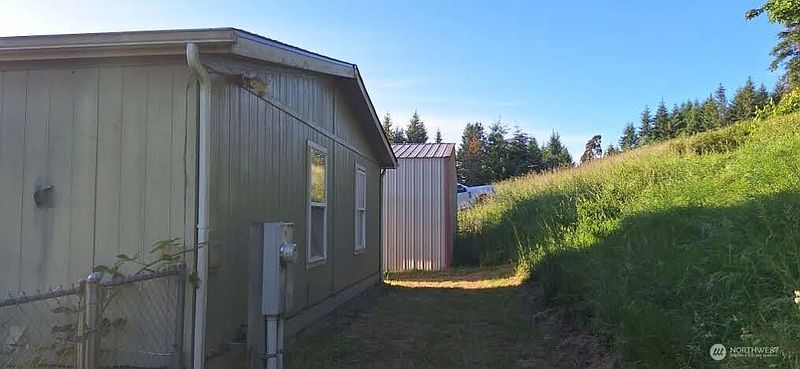 5th image of 1009 NE Soland Court