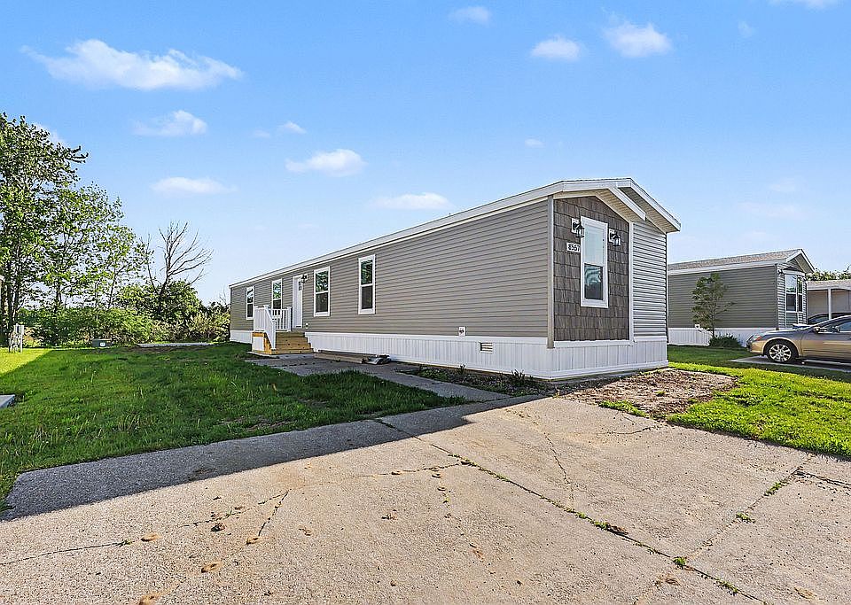 1st image of 8557 Fieldstone Dr