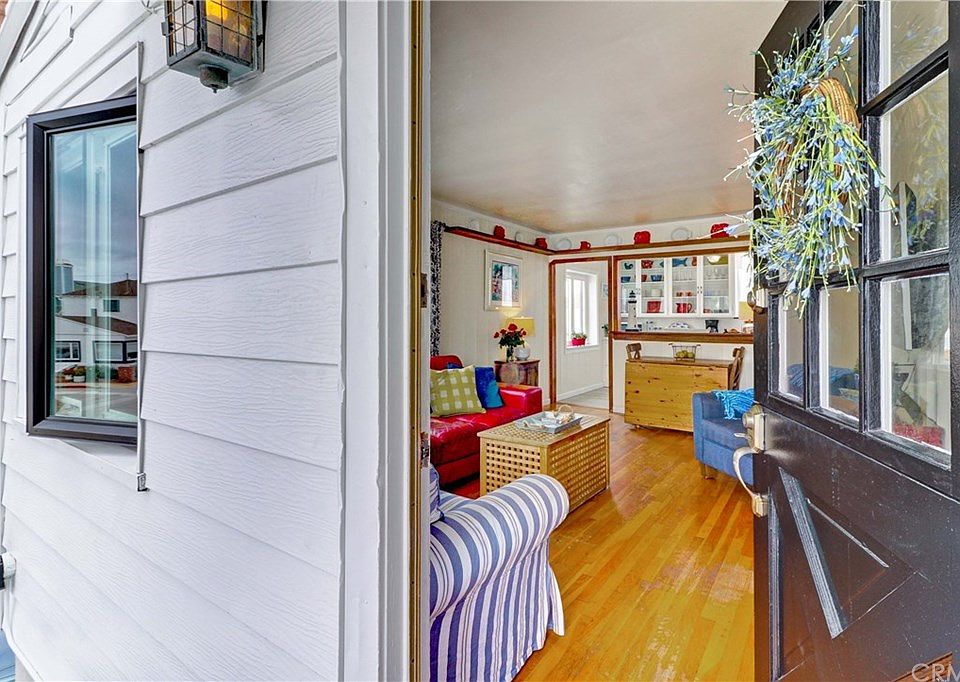 2nd image of 1305 Park Ave