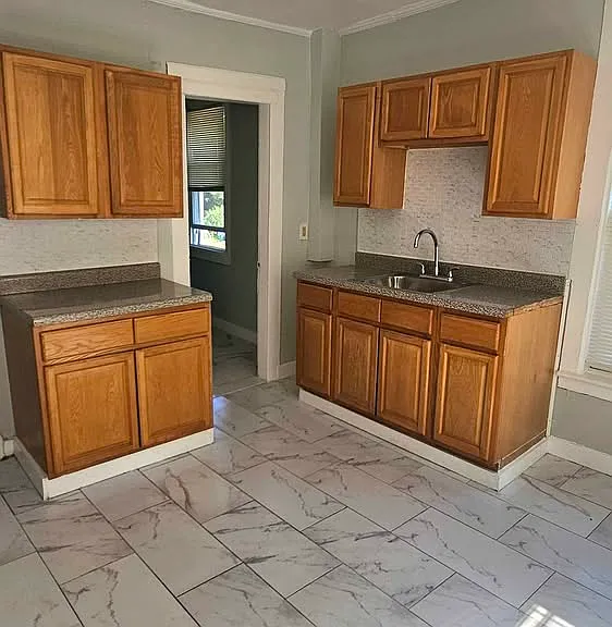 611 Elm St #2 — Photo 5