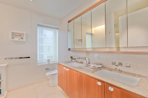 Sold by (Legacy) Elegran | media 14