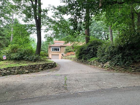 4th image of 1101 Mechling Rd