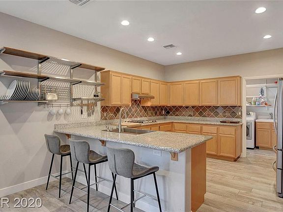 5th image of 2021 Summer Spruce Pl Unit 102