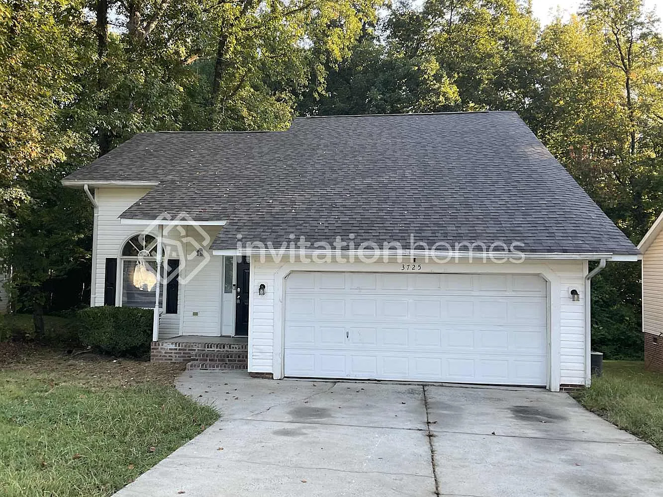 3725 Oakwood Rd Charlotte, NC 28269 — Photo 1