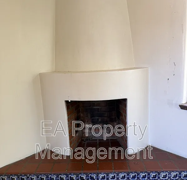 414 Pine St SE #3 — Photo 1