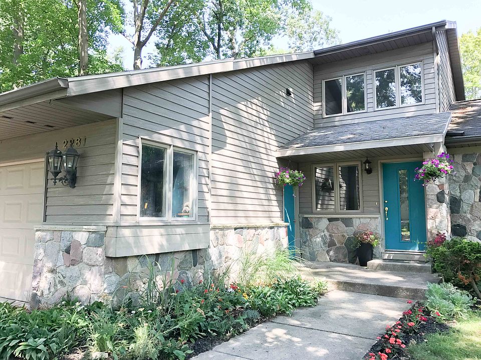 2281 Ridgefield Dr NE Grand Rapids MI 49505 Zillow