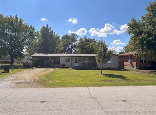 312 E Elm St, Skiatook, OK 74070