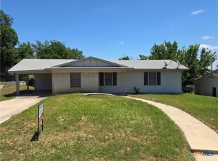 211 S Rice St, Lampasas, TX 76550