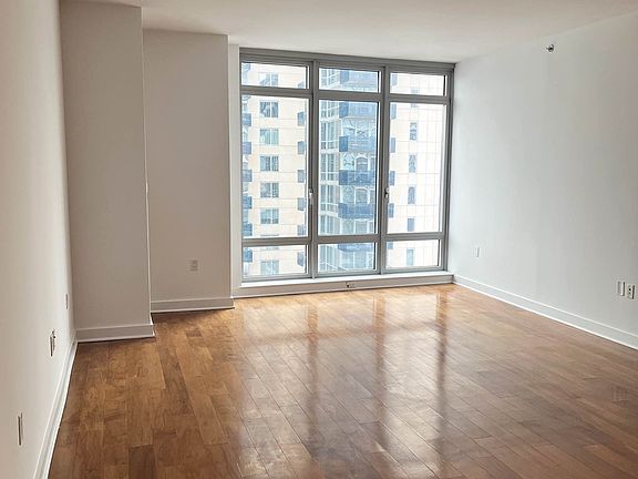 5th image of 2 Northside Piers APT 15J