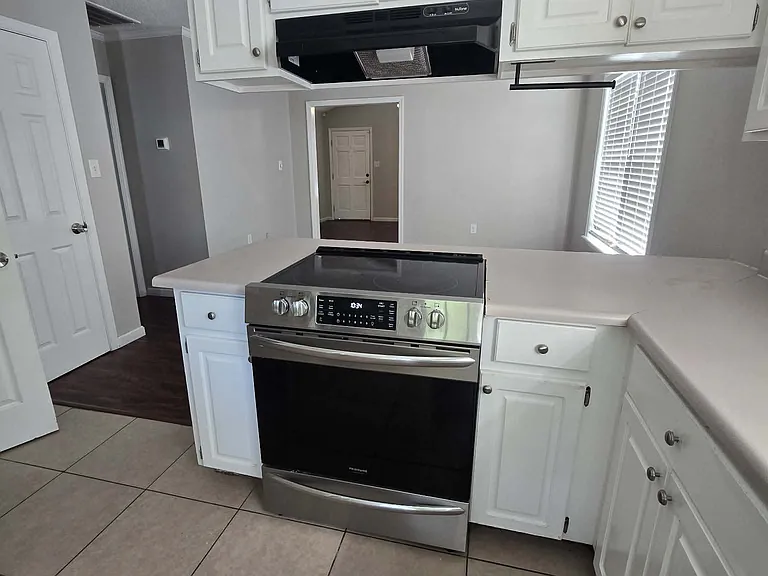 1779 Wayland Park Dr — Photo 5