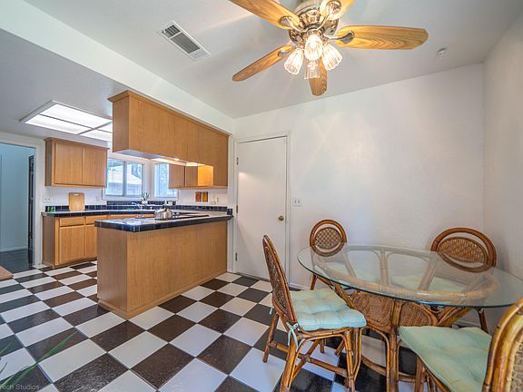 5th image of 3096 Dove St