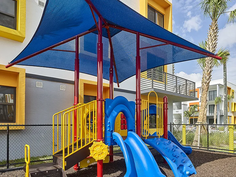 Gateway Luxury Apartments — Photo 3