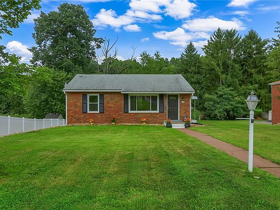 2nd image of 18 Longvue Cir