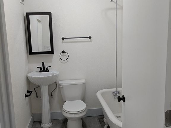 4th image of 1122 N 6th St APT 06