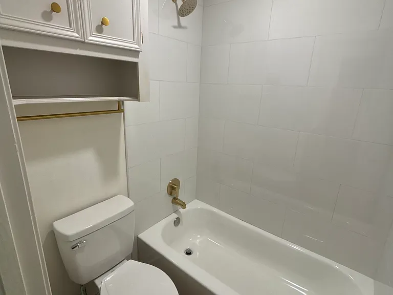 212 Hawthorne Dr — Photo 8