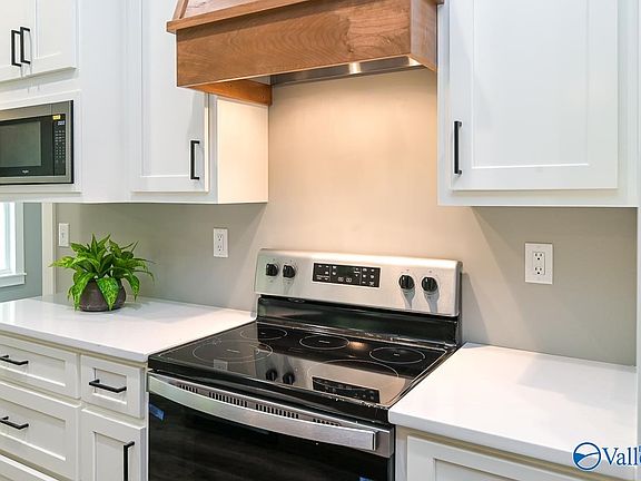 2nd image of 79 Hawthorn Way