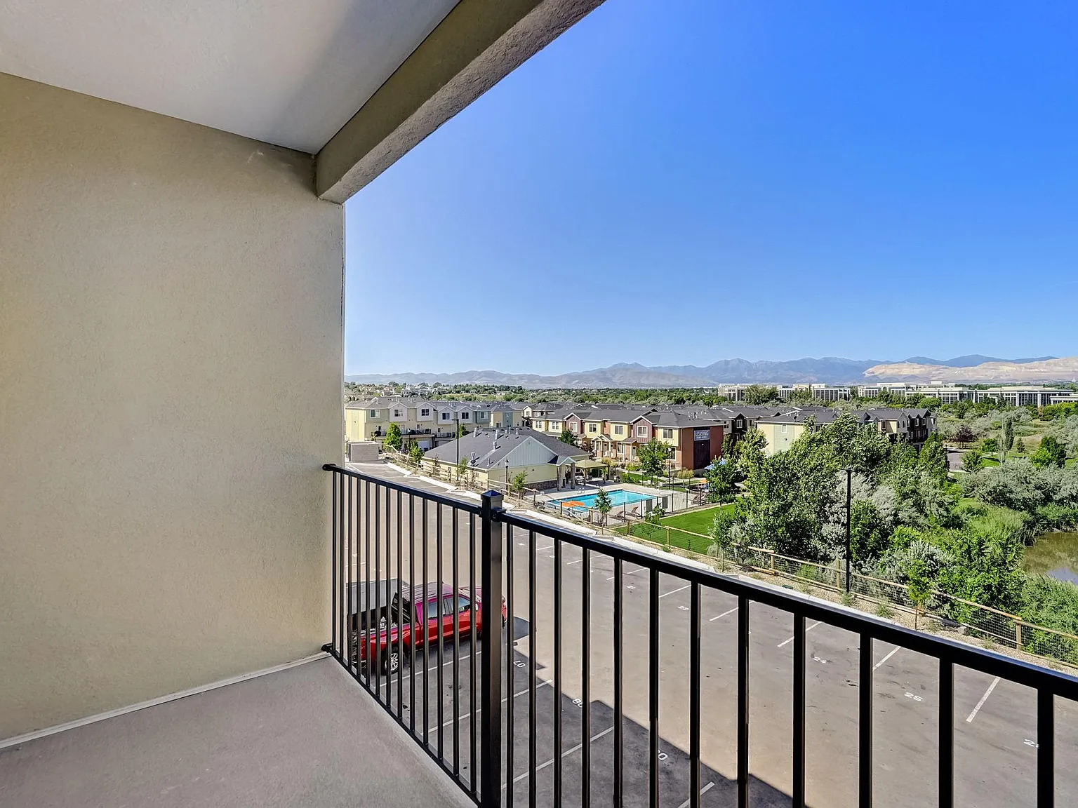 South Ridge Apartments — Photo 4