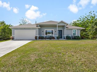 898 Starland St SE, Palm Bay, FL 32909