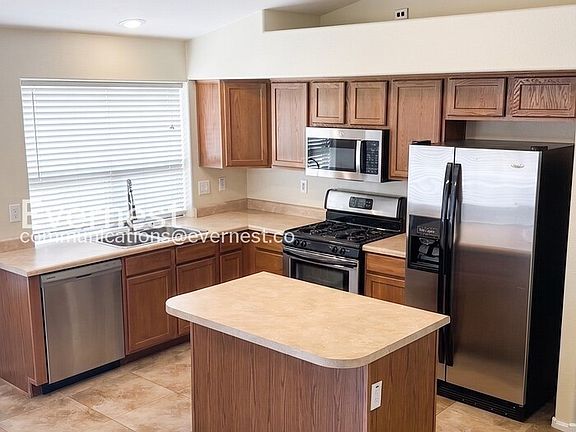 4th image of 42520 W Hall Dr