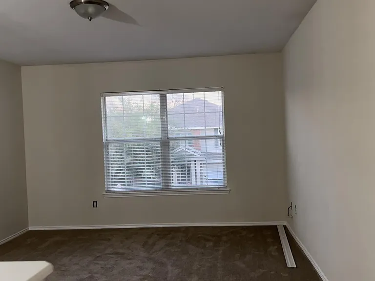 211 Mulberry Dr — Photo 5
