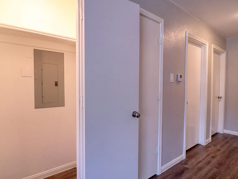 2221 Bowie Dr #11 — Photo 16