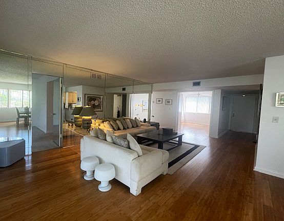 5th image of 5750 Fairway Park Ct