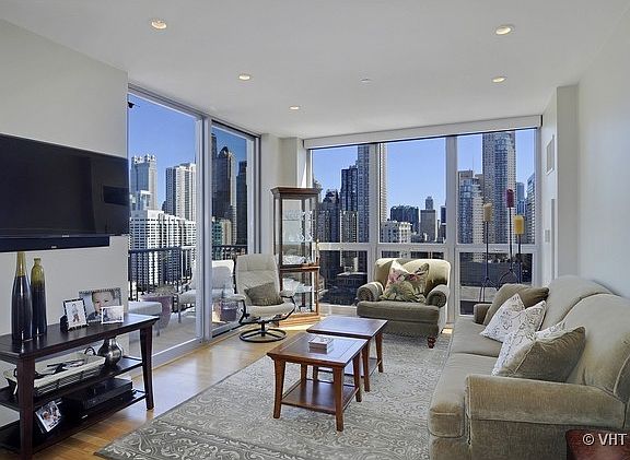 3rd image of 200 W Grand Ave #2106