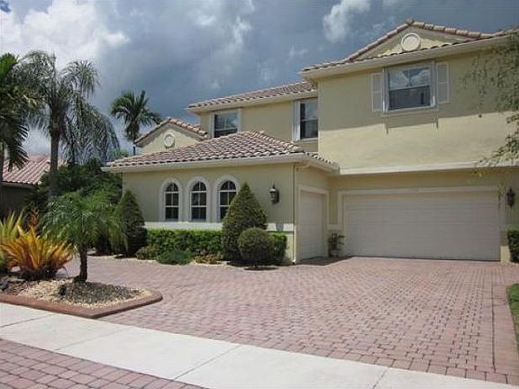 4th image of 750 SW 184th Ter