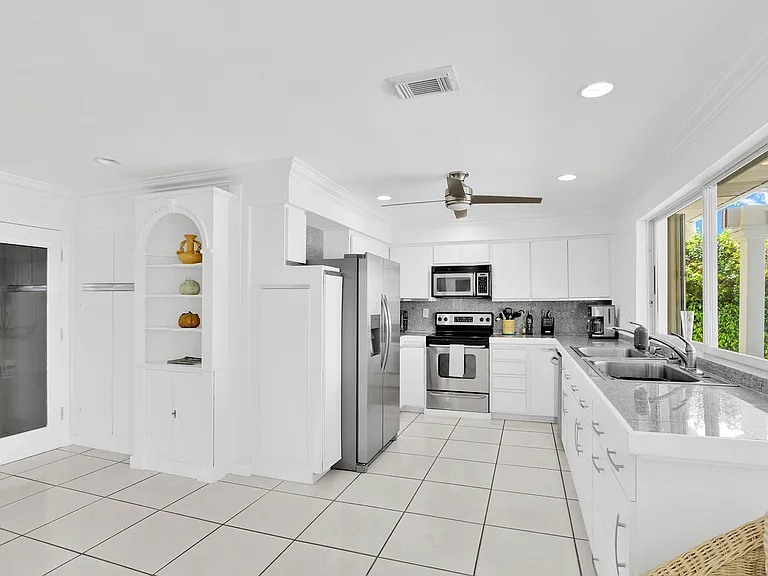 3211 Karen Dr — Photo 8