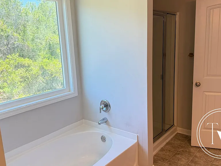 465 Huntington Dr NE — Photo 28