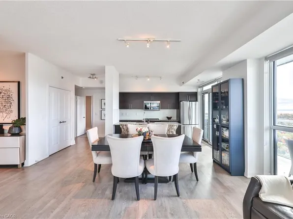 55 Speers Rd Unit 1709, Oakville, ON L6K 0H9